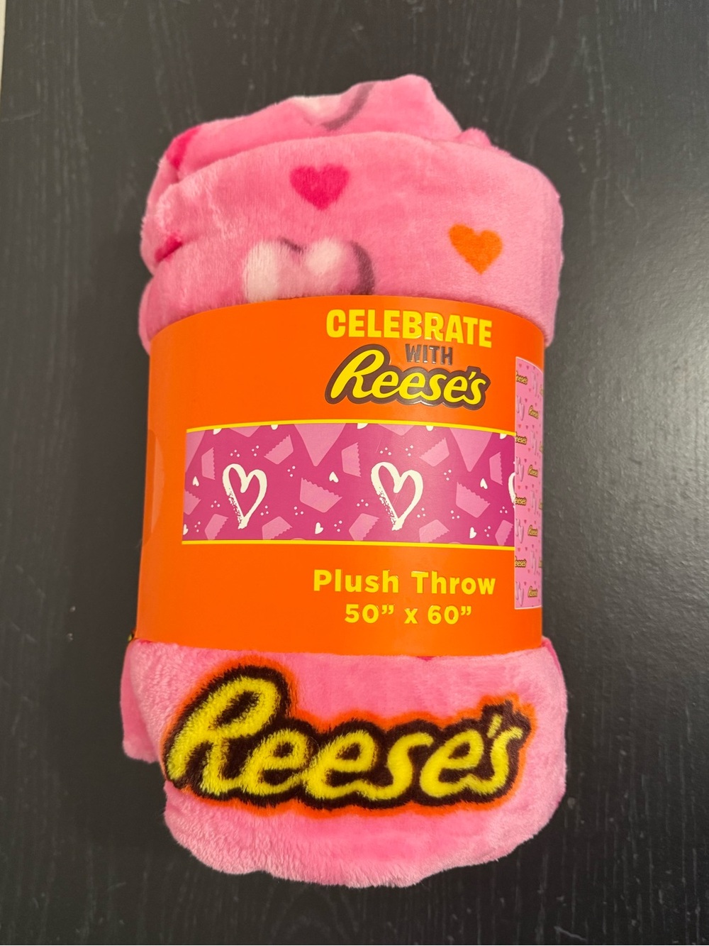 Plush throw blanket